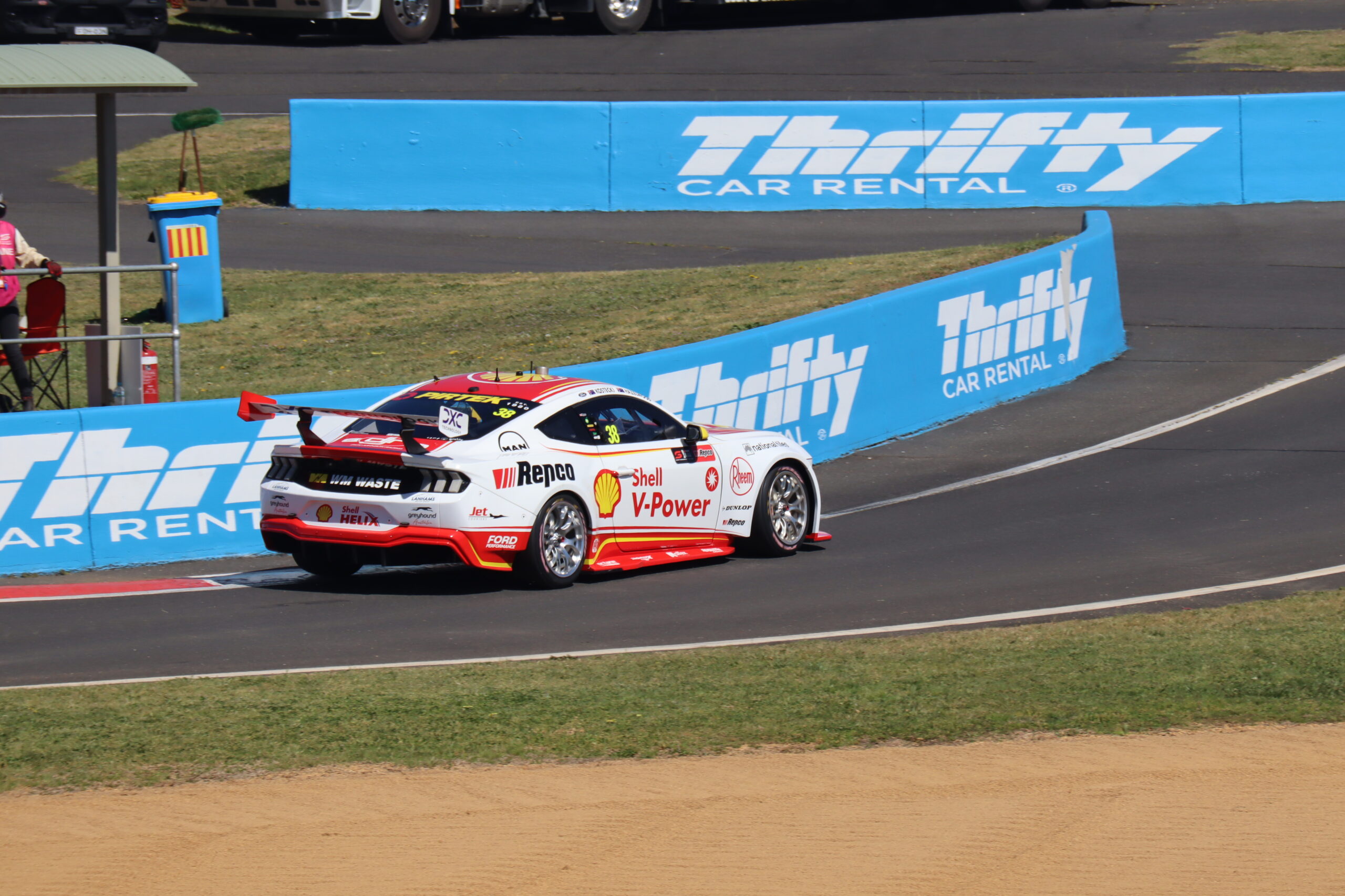 Shell Supercar enters Pit Lane during qualifying