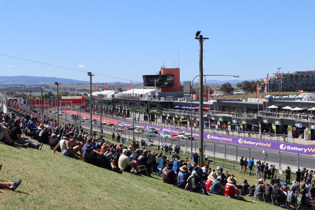 Crowd lines Pit Straight for the start of the Touring Car Masters at Bathurst 1000